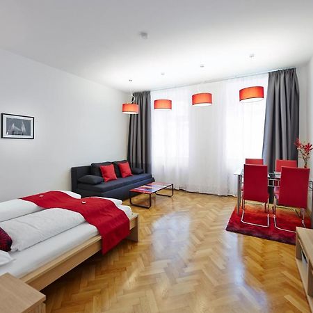 Stadthalle - Familycityapartment Wina Bagian luar foto
