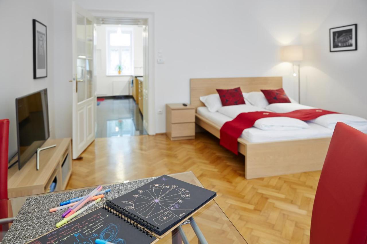 Stadthalle - Familycityapartment Wina Bagian luar foto