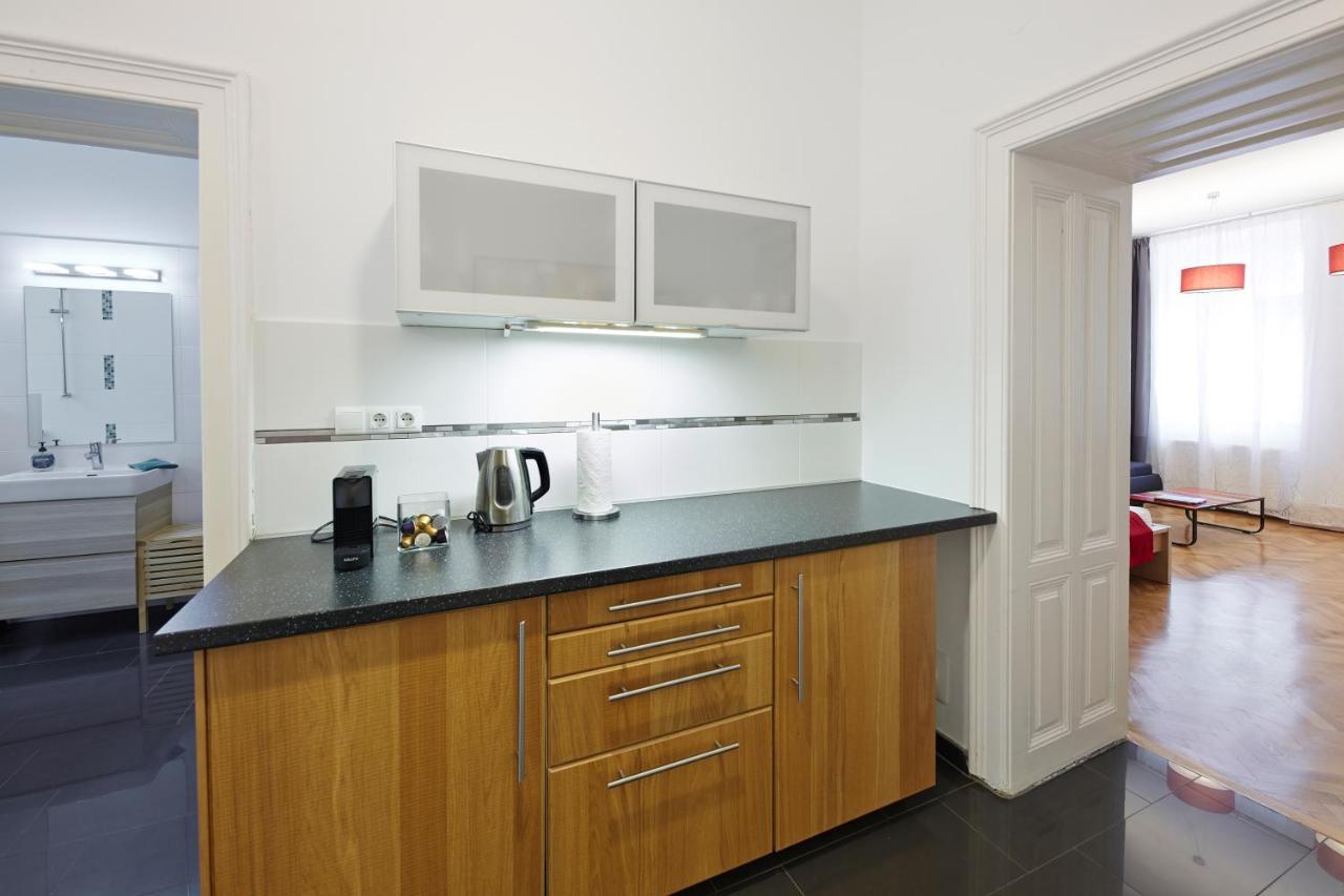 Stadthalle - Familycityapartment Wina Bagian luar foto