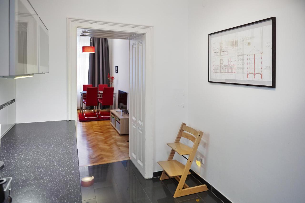 Stadthalle - Familycityapartment Wina Bagian luar foto