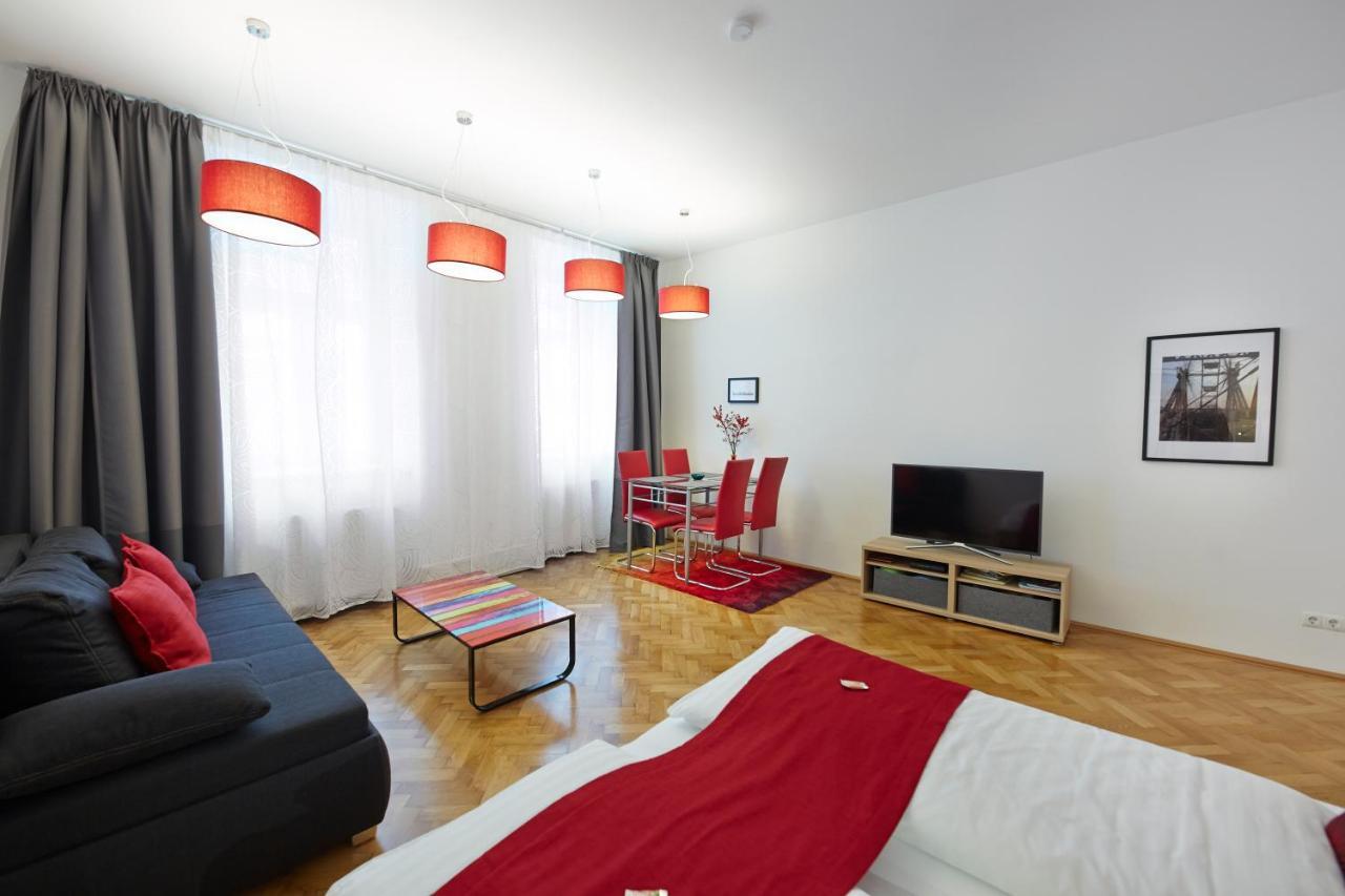 Stadthalle - Familycityapartment Wina Bagian luar foto